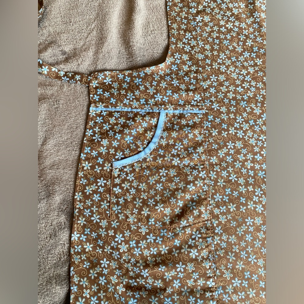 Kitchen Apron - Picture 2 of 5